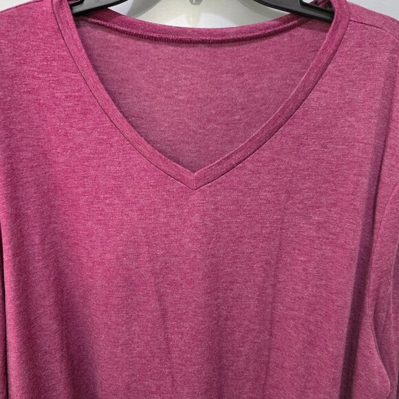Plus Size 2X Burgundy V-Neck Long Sleeve T-Shirt Blouse Knit Swing Top Pockets - Picture 2 of 7